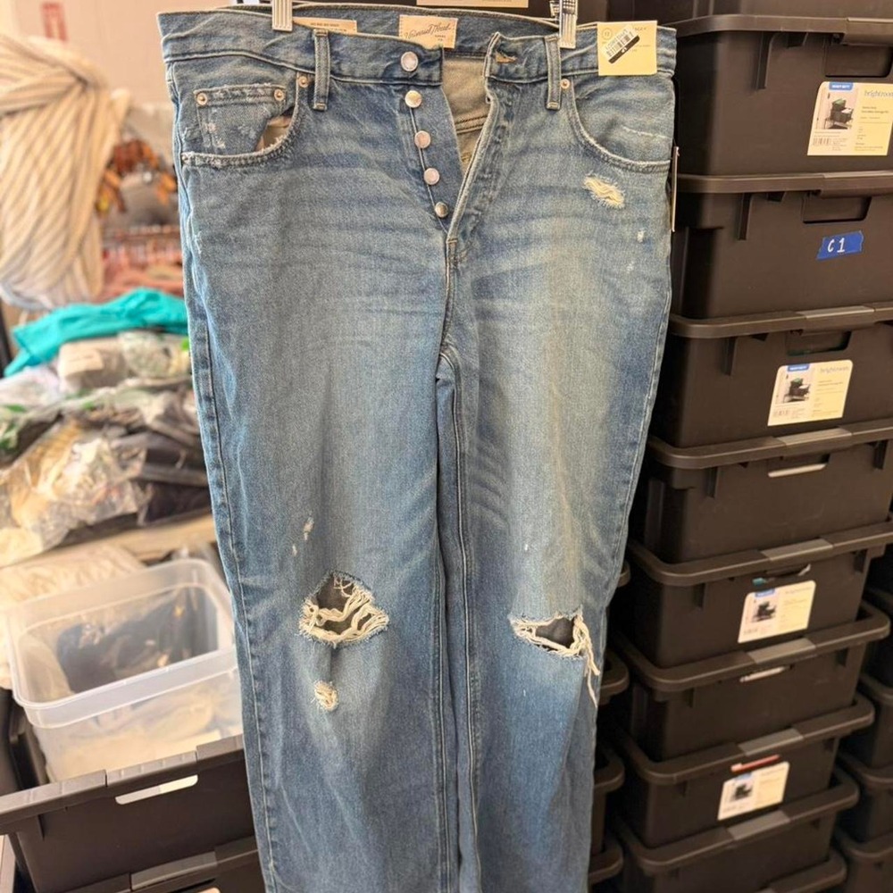 Universal Thread Distressed Straight Leg Jeans